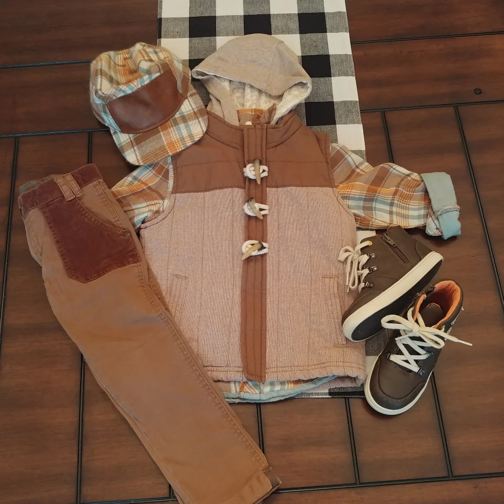 4 piece set Boys outfit. 4T bottom 5T tops